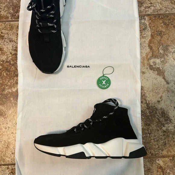 Balenciaga Black and White Sneakers - Picture 2 of 8